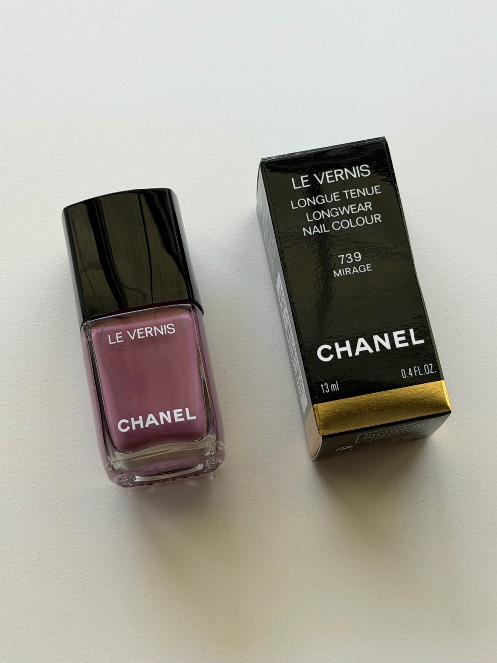 CHANEL Le Vernis Nail Colour 739 Mirage BNIB